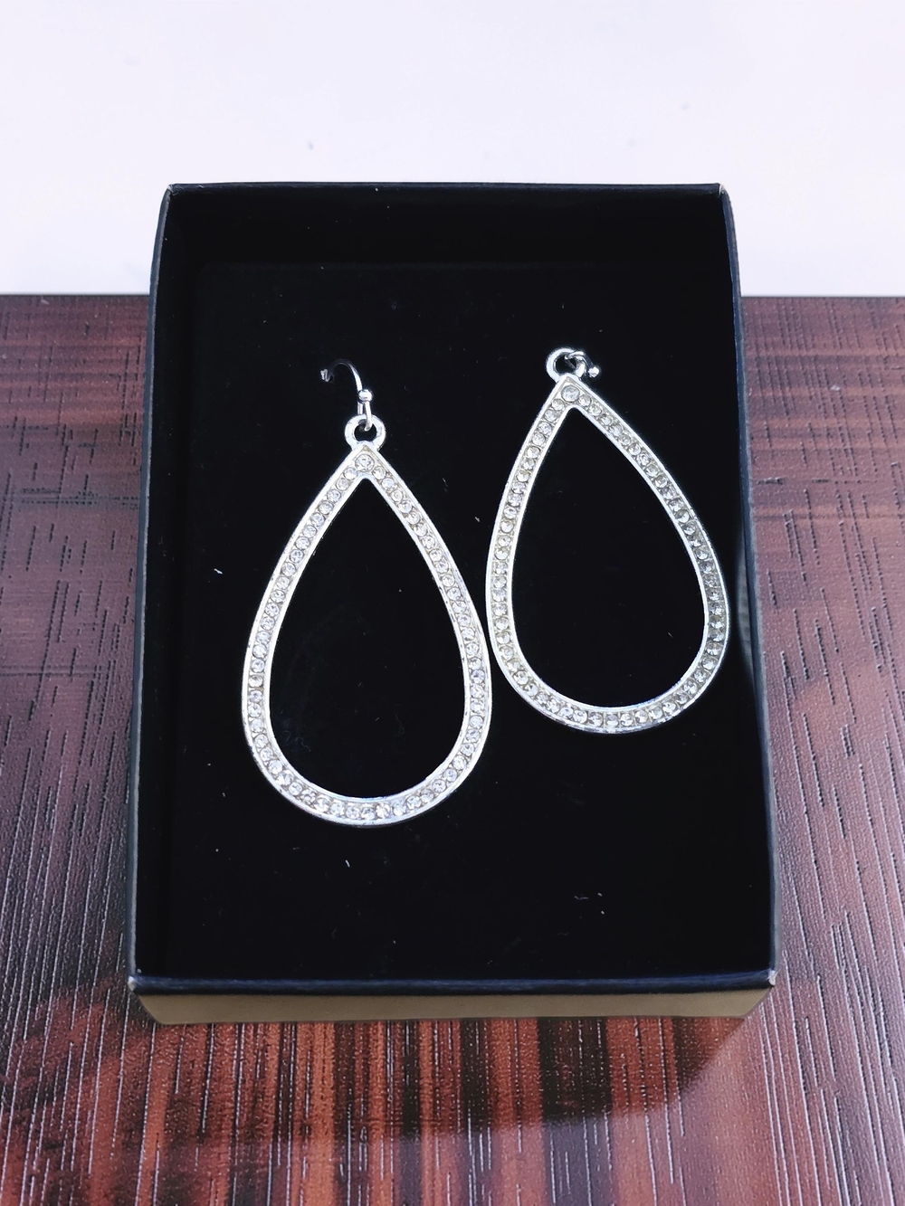 Avon Brilliant Prestige Teardrop Earrings SILVERTONE - **NEW**